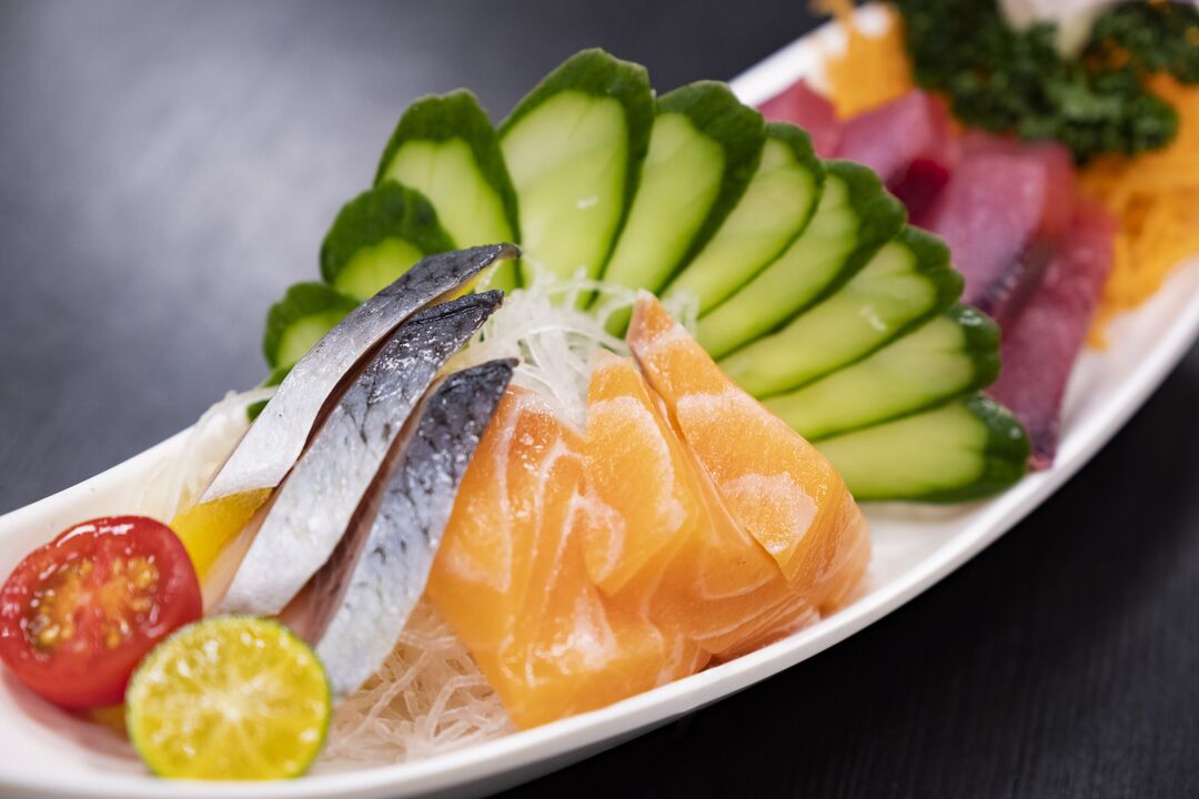 Τα ψάρια και τα λαχανικά είναι υγιεινά μέρη μιας δίαιτας με χαμηλή περιεκτικότητα σε υδατάνθρακες κετο